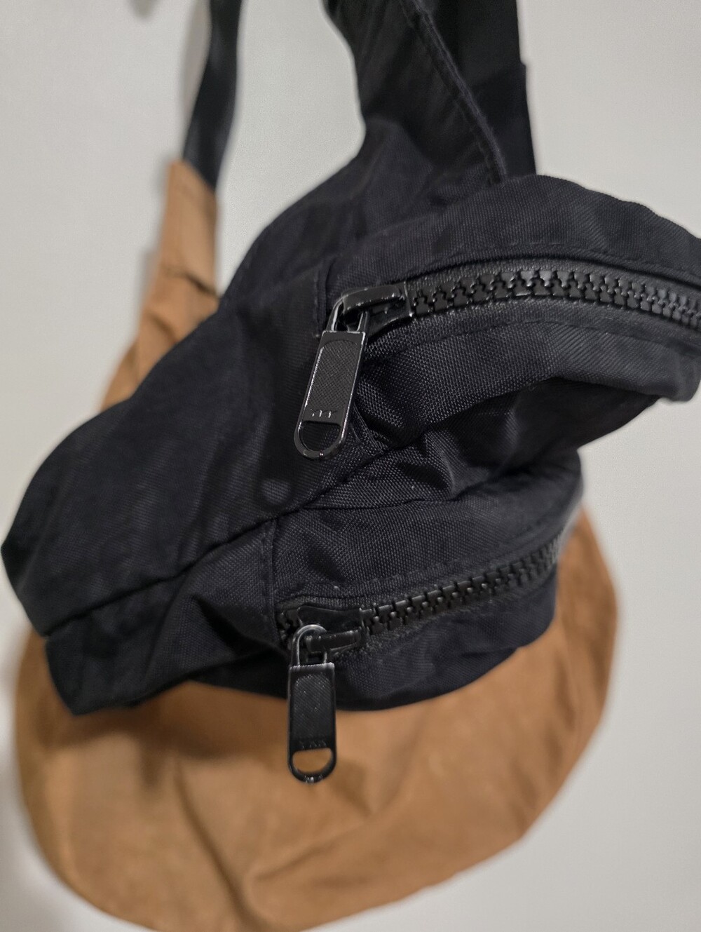 Baggu Starter Pack. Medium Crescent Brown And Black Fanny Pack - Picture 5 of 7